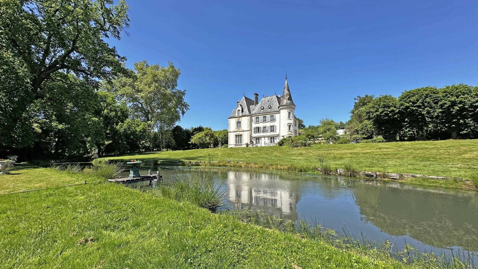 Chambre d'hôtes "Le Chateau De La Chabroulie" à Isle en Haute-Vienne (Nouvelle Aquitaine)_76