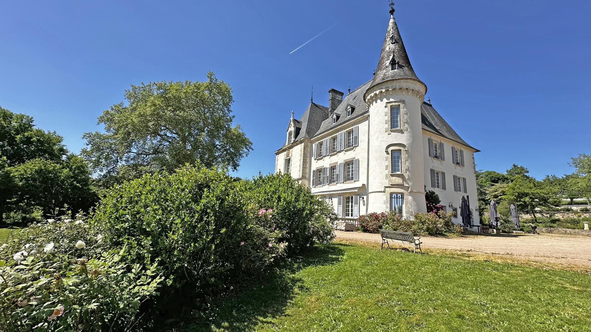 Chambre d'hôtes "Le Chateau De La Chabroulie" à Isle en Haute-Vienne (Nouvelle Aquitaine)_86