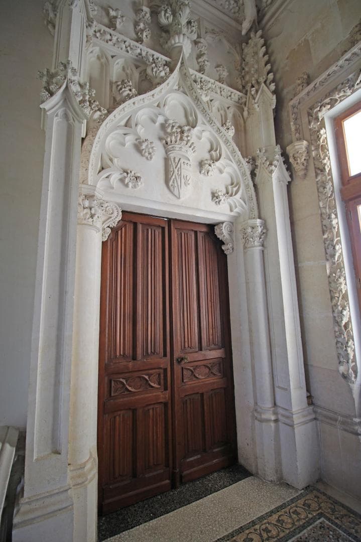 Château de Bort à Saint Priest Taurion en Haute-Vienne (Nouvelle Aquitaine)- Porte du couloir vers les chambres d'hôtes_18