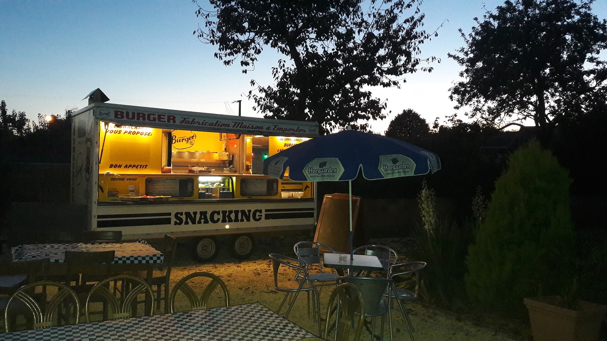 BURGER VAN