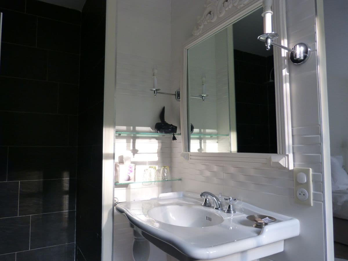 9 Chambre 2 SdB