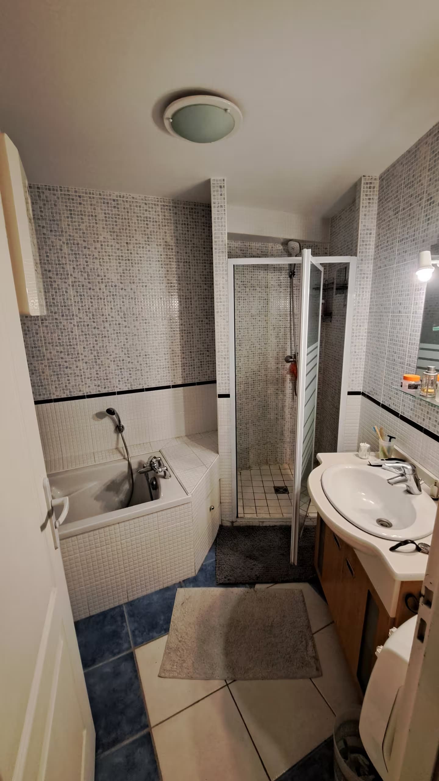 Maison Atypique Médiévale- Salle de bain