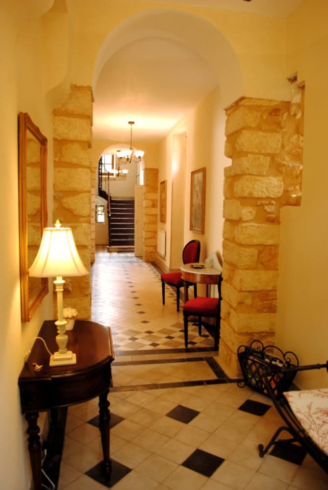 A-Manor