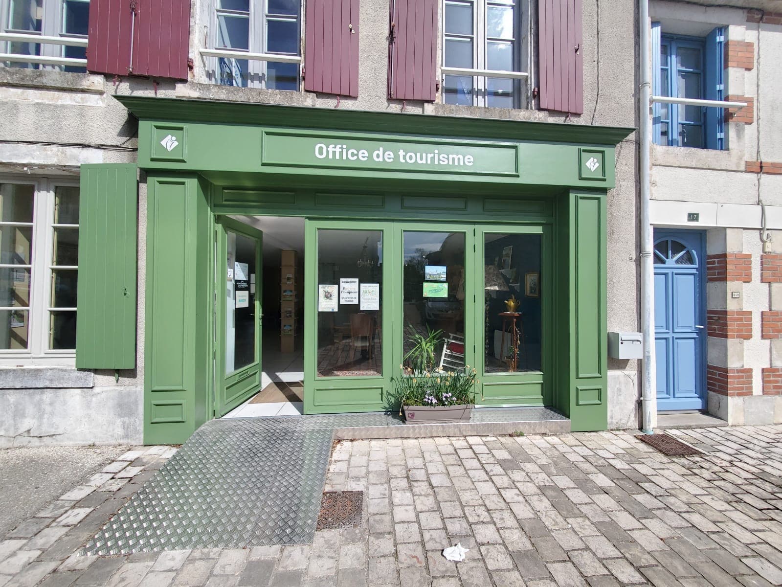 Accueil Coulon devanture