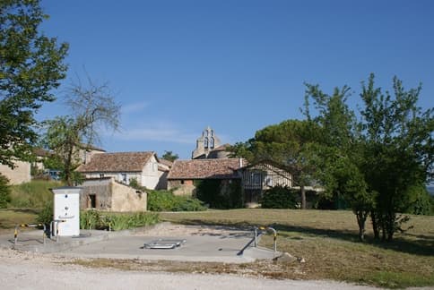 Aire Camping car Monteton vue générale