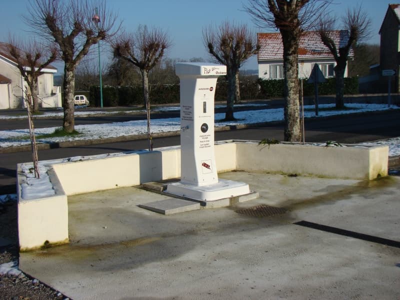 Aire de service camping-car, Vayres