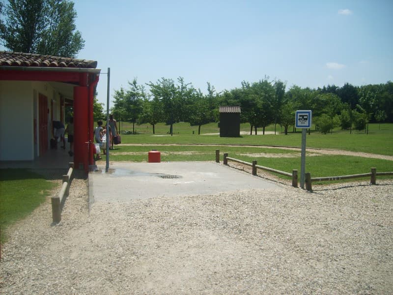 Aire de Camping Car Fontet 4