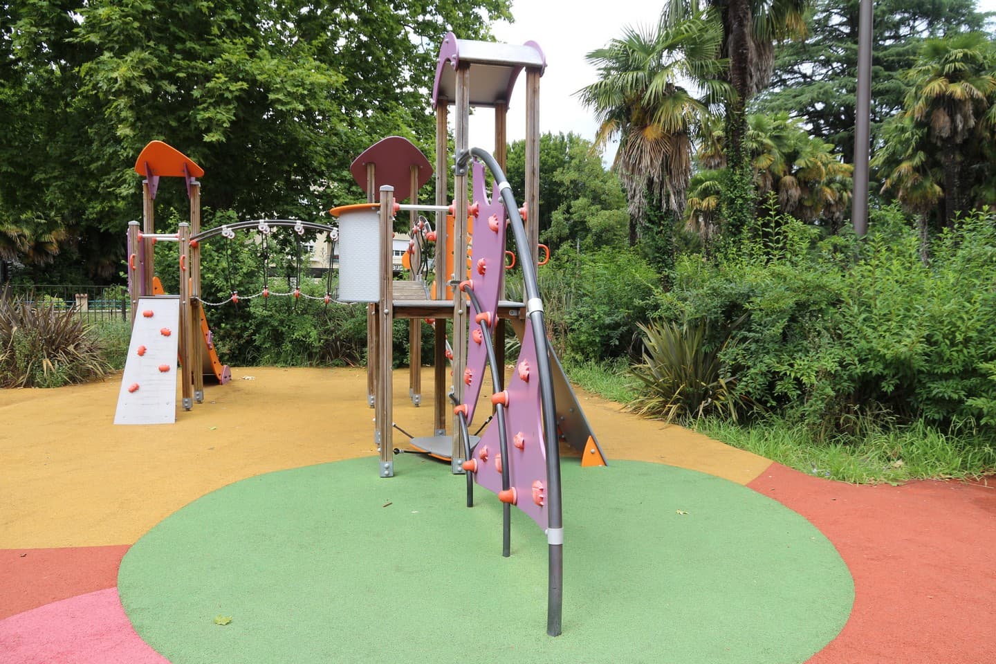 Aire de jeux parc Jaussely 09 - Pau Pyrénées Tourisme