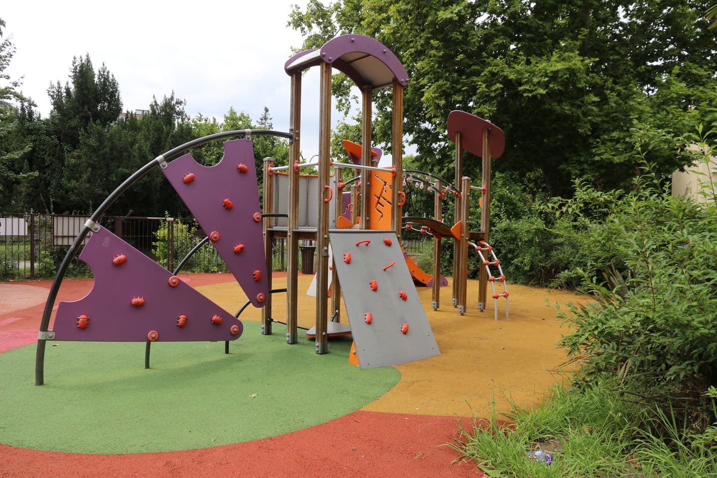 Aire de jeux parc Jaussely 11 - Pau Pyrénées Tourisme