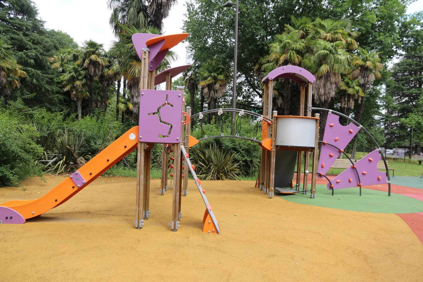 Aire de jeux parc Jaussely 12 - Pau Pyrénées Tourisme