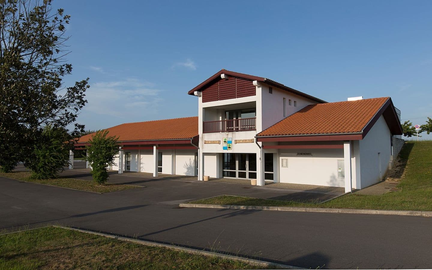 Amendeuix_-_Mairie