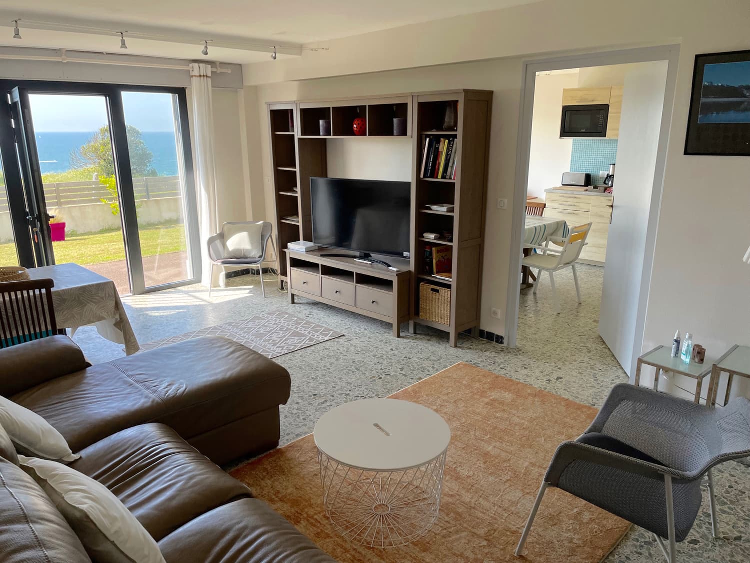 APPARTEMENT LE GRAND LARGE ANG2330