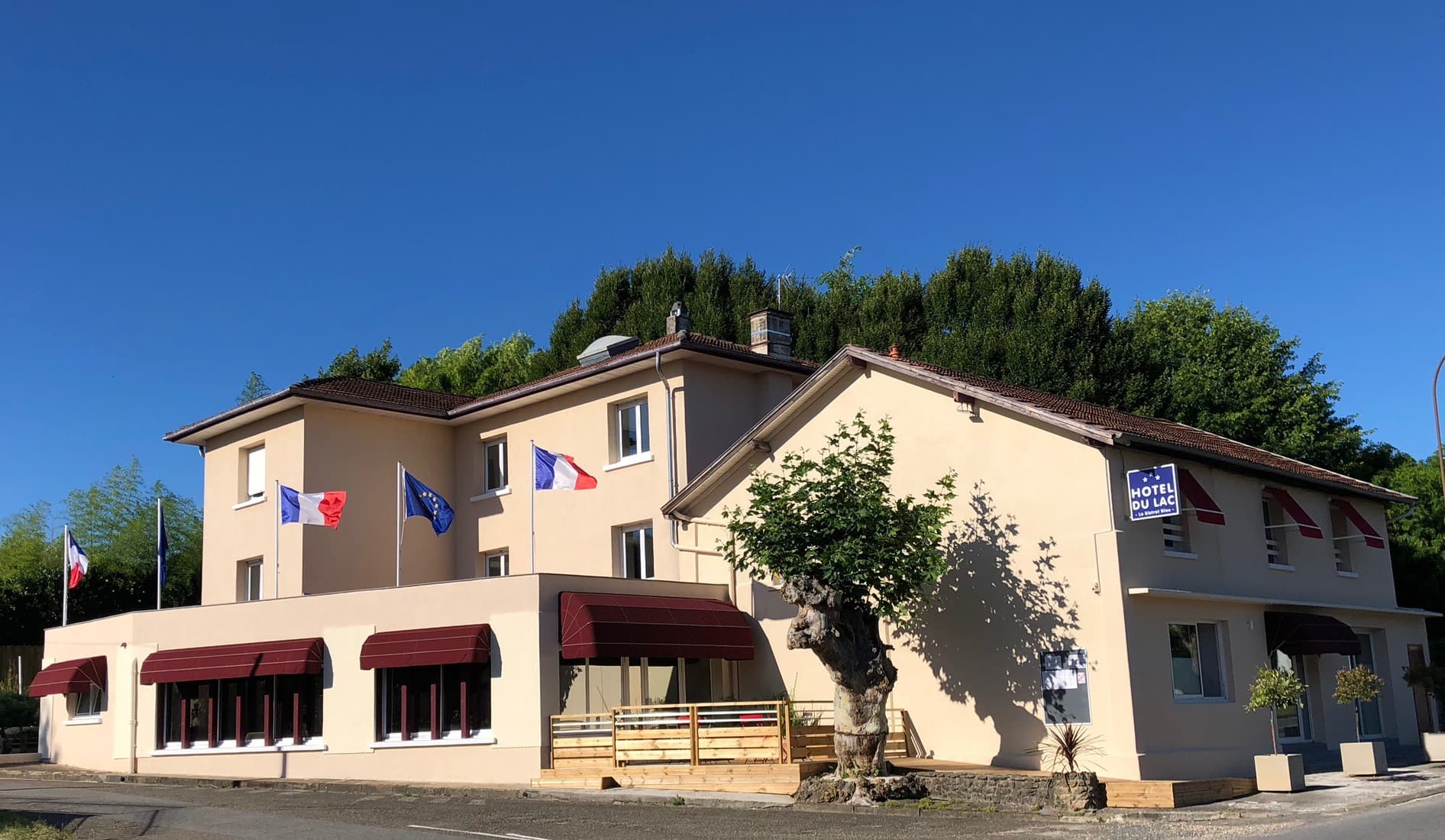 Auberge-du-lac-et-Bistrot-bleu