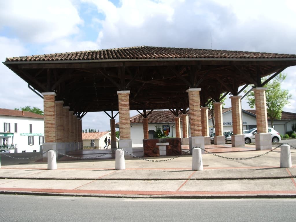 La Halle - Bastide de Montfort-en-Chalosse