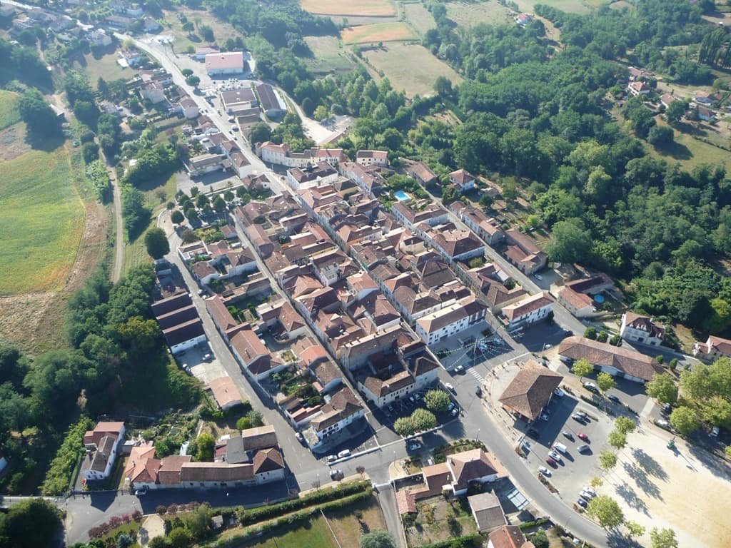 Vue aérienne de la Bastide de Montfort-en-Chalosse