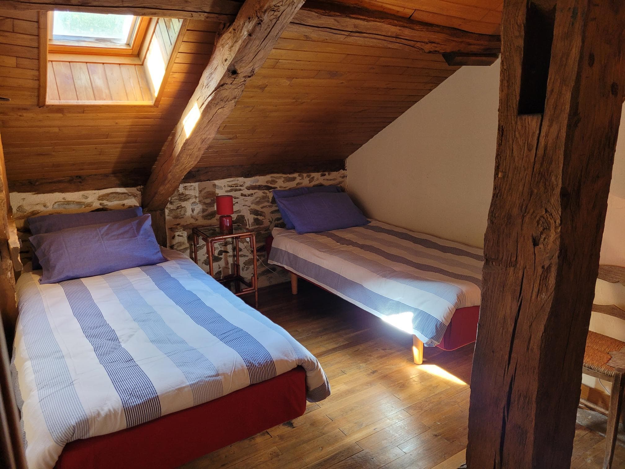 Bedroom1 2 singles