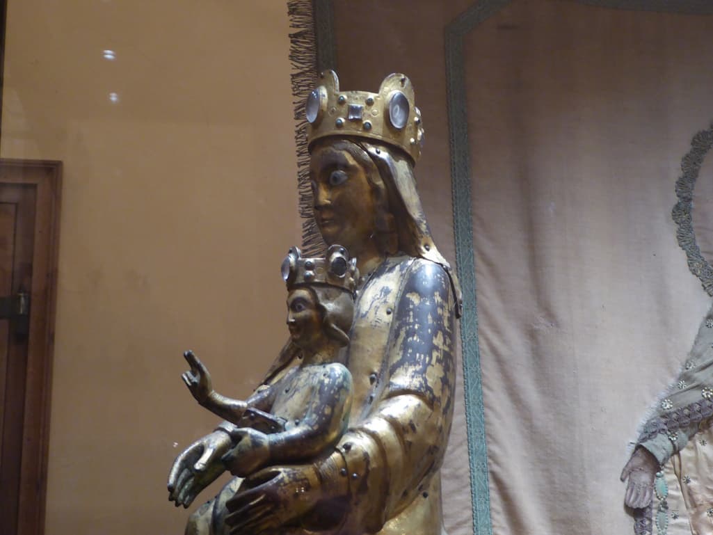 Breuilaufa Vierge à l'enfant en cuivre doré du XIIIe siècle