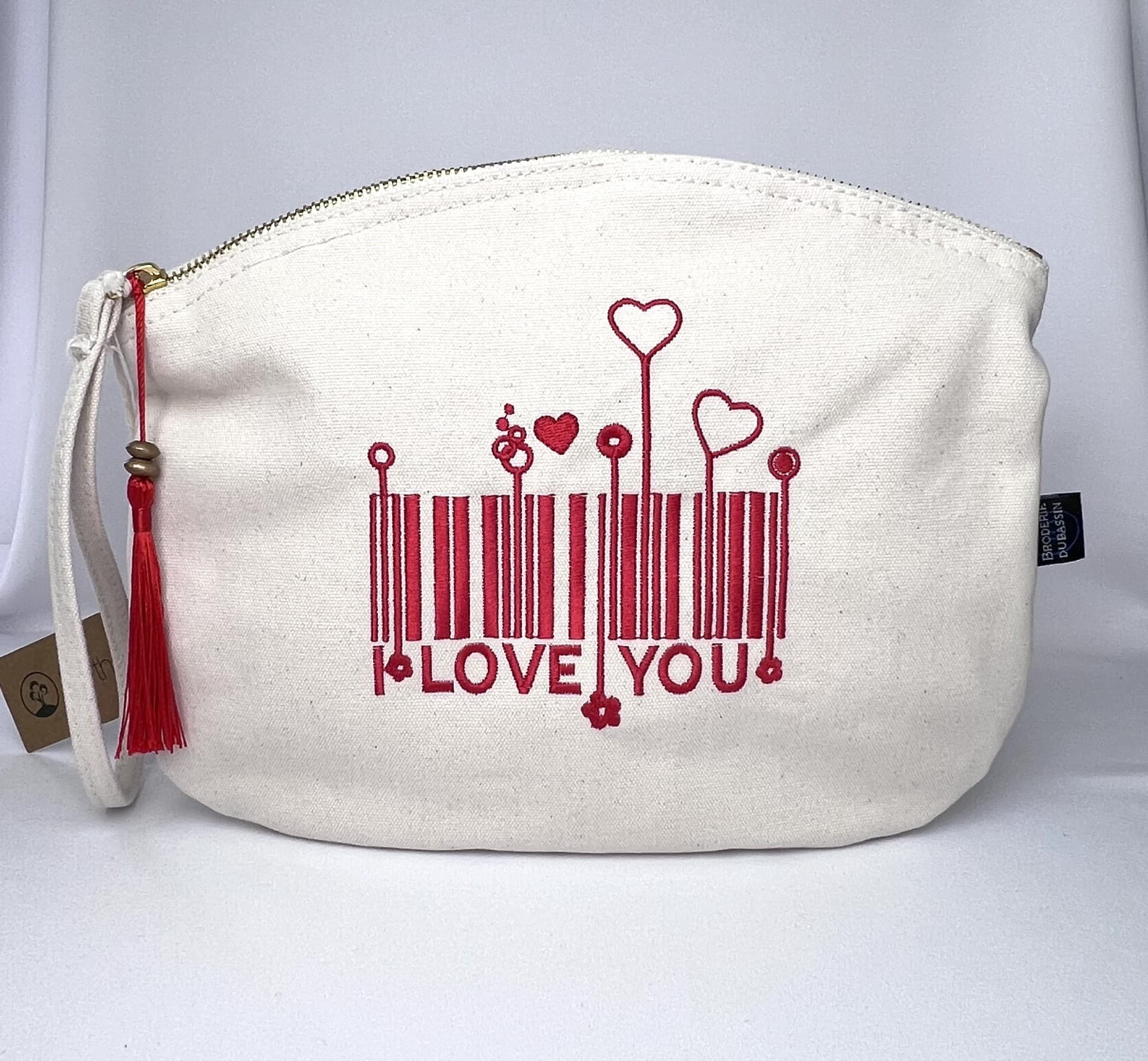Broderie sur pochette