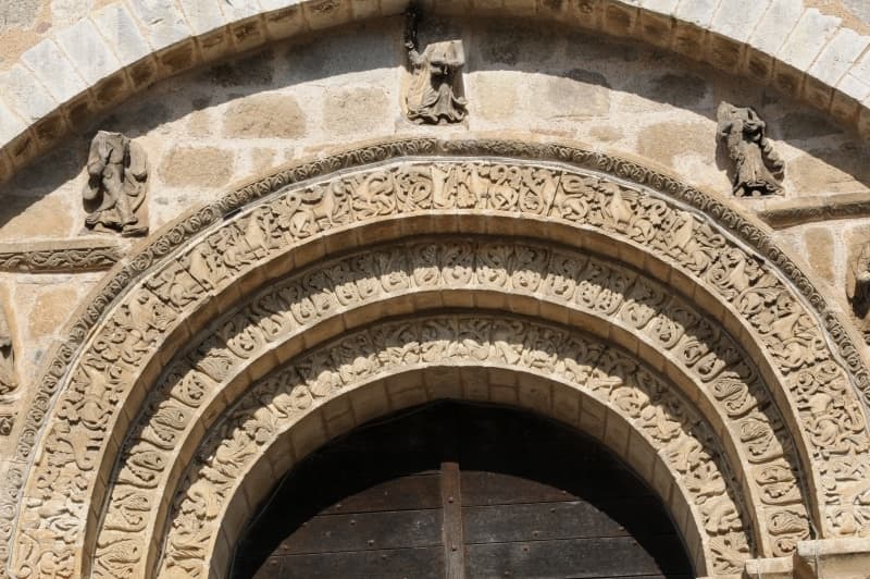 Bussiere-Badil-portail-eglise-1