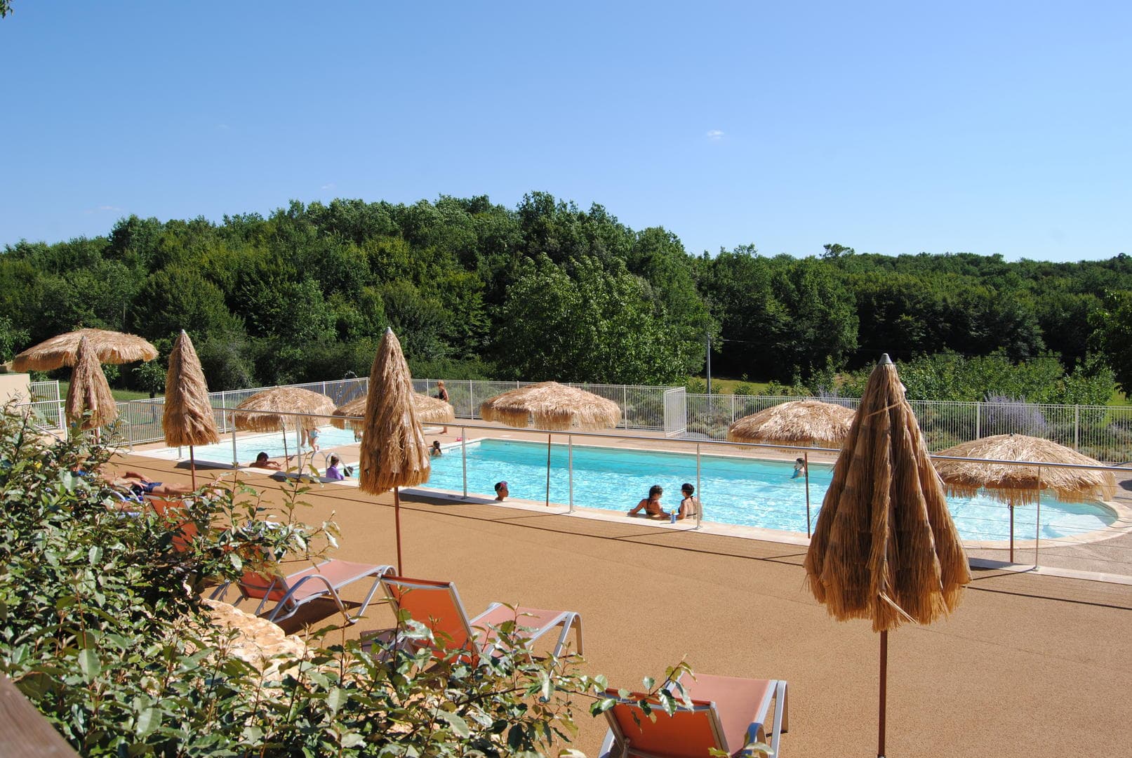 CAMPING LES PIERRES CHAUDES