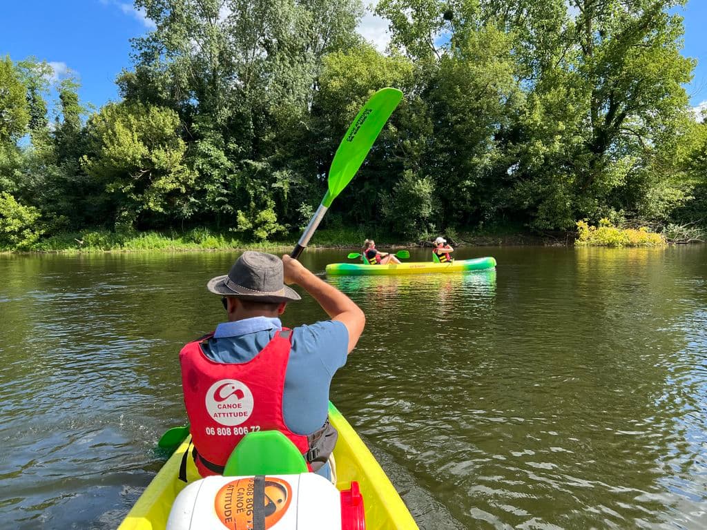 CANOE ATTITUDE