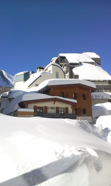 CHALET SOUS LA NEIGE