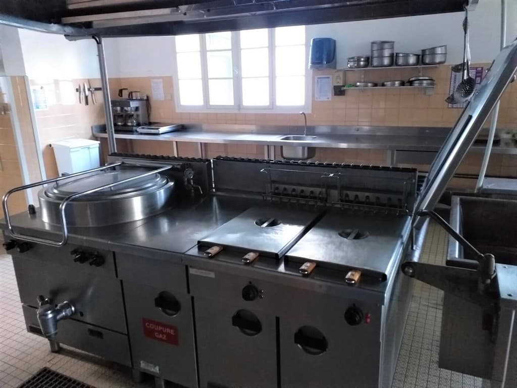 CUISINE-CHAUMIERE-salle-reception-capbreton