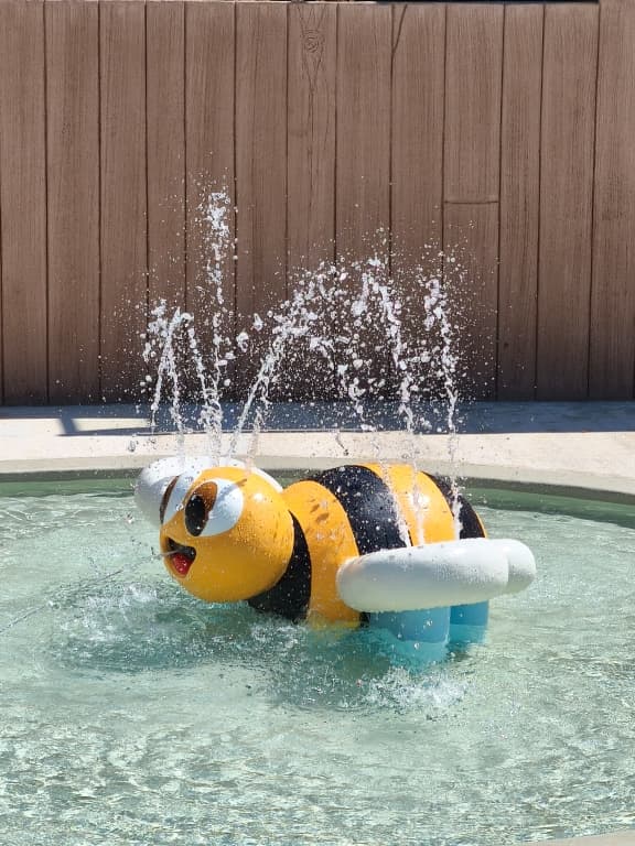 Camping Les Charmes - Abeille