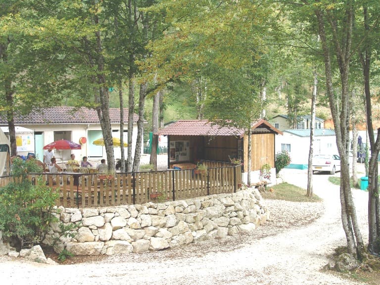 Camping le Roc de Lavandre_terrasse