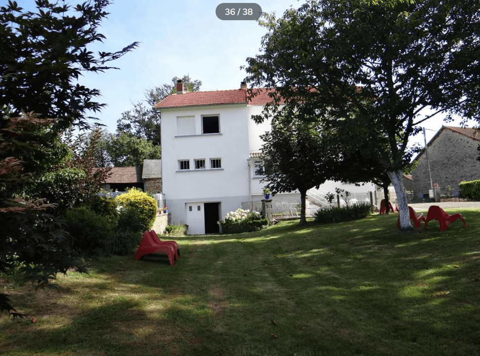 Vue depuis le jardin sur la maison