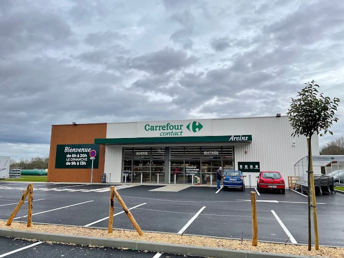Carrefour Contact, Arcins