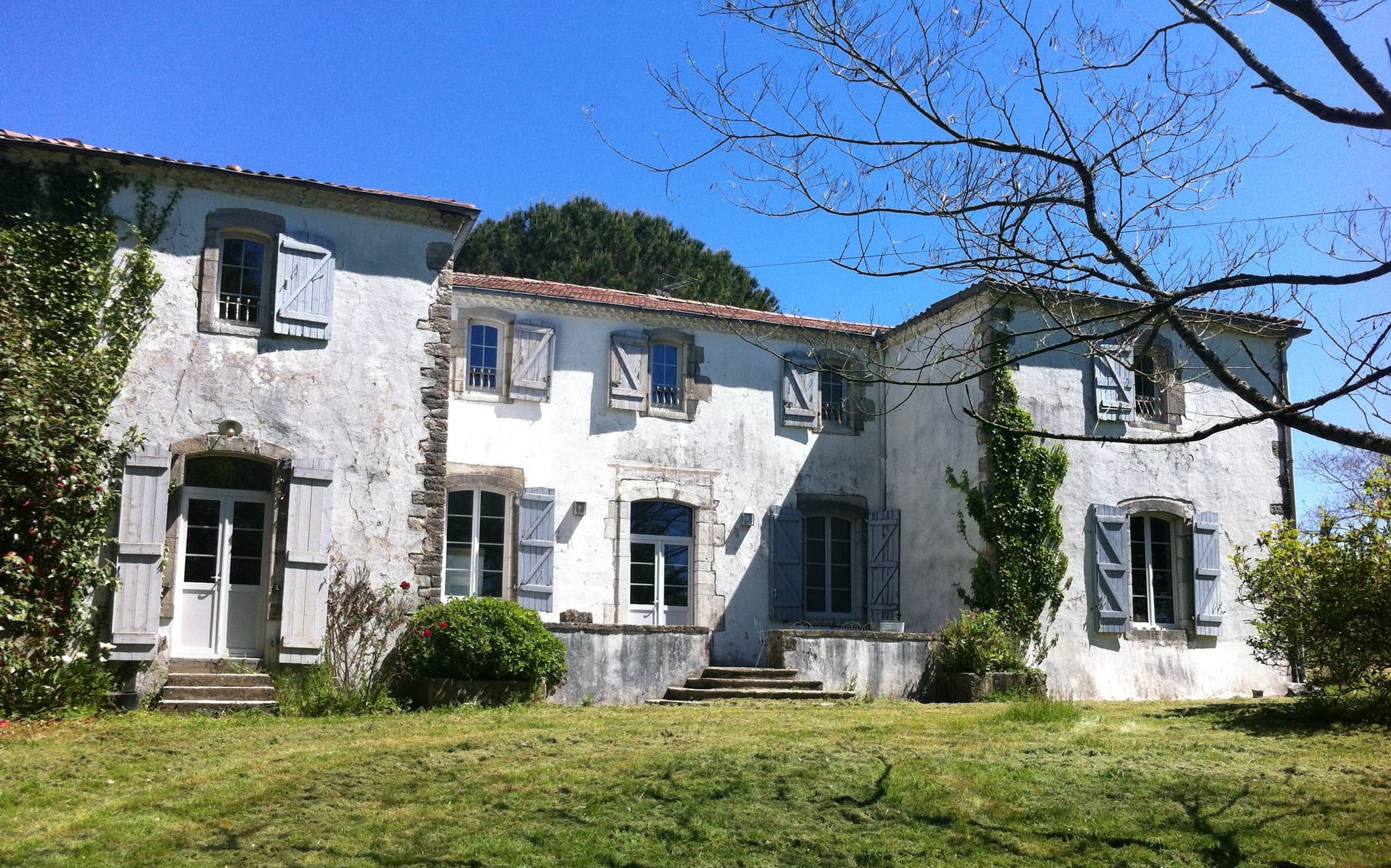 Caverie de Peyroux - extérieur1