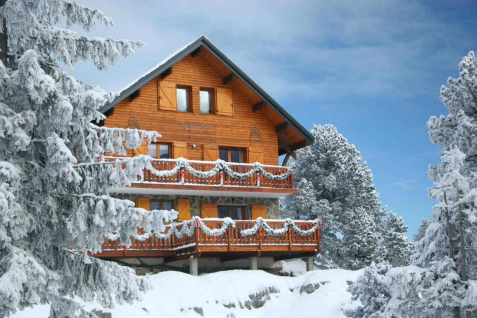 Chalet Mountain Lodge 5*