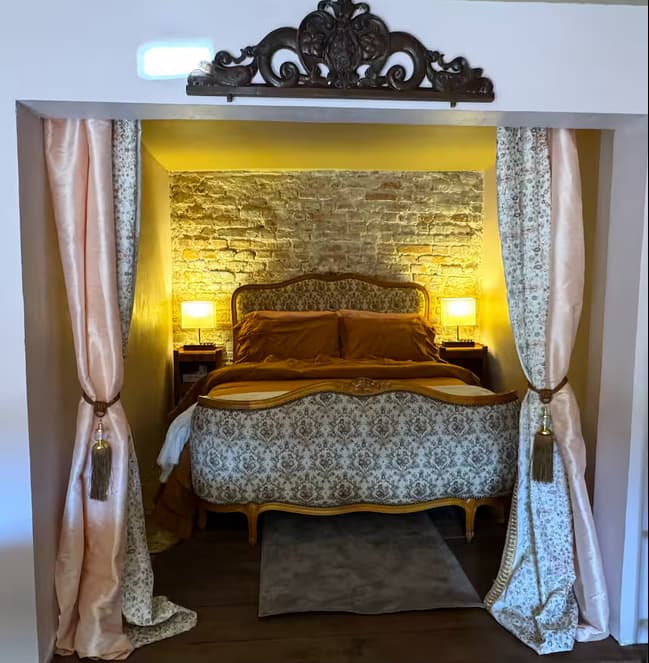 Coin lit Suite Mme de Sévigné