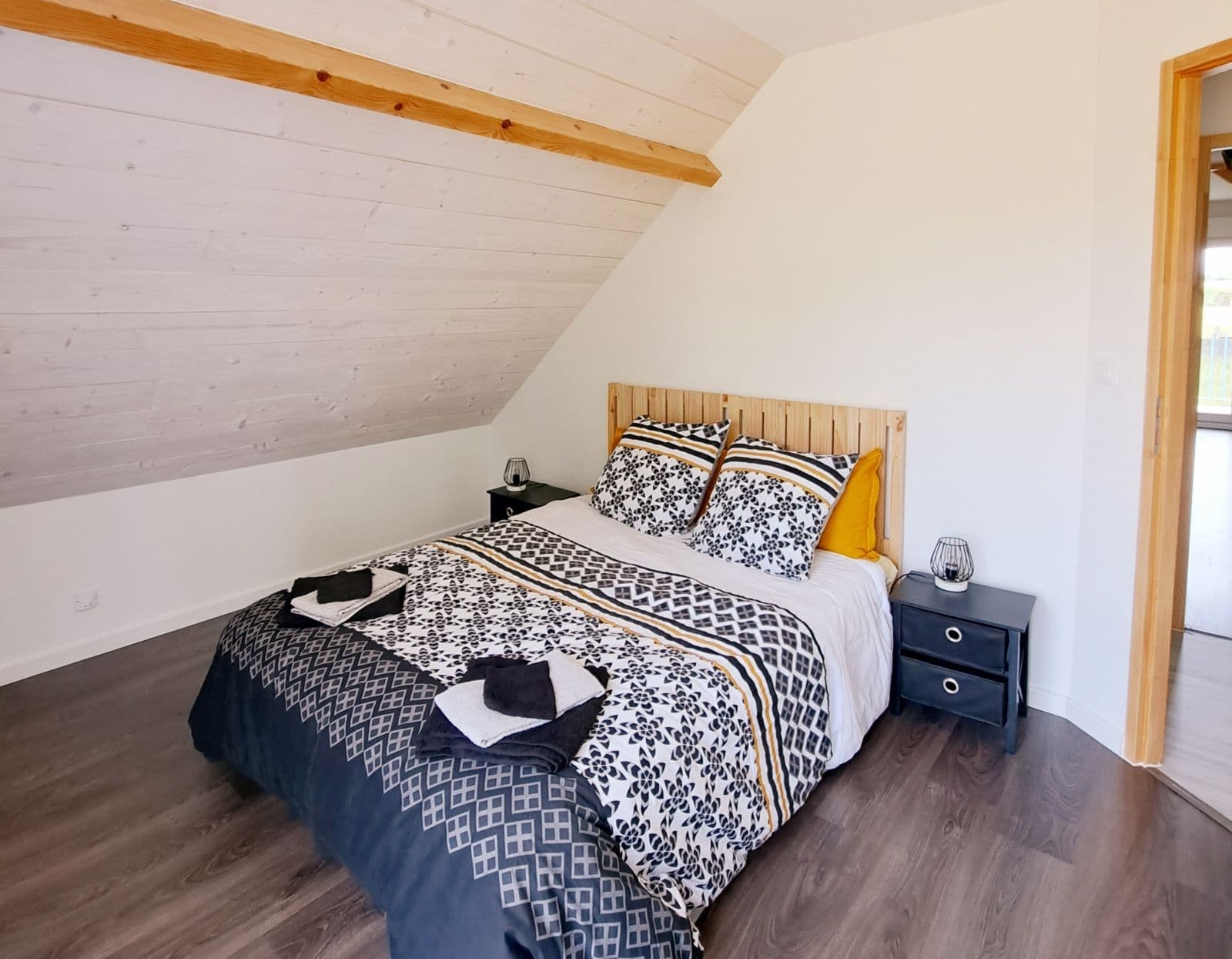 Chambre lit double à droite
