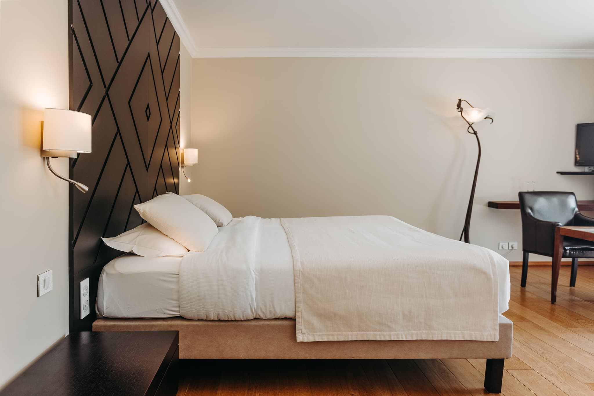 Chambre-luxe-hotel-freres-ibarboure