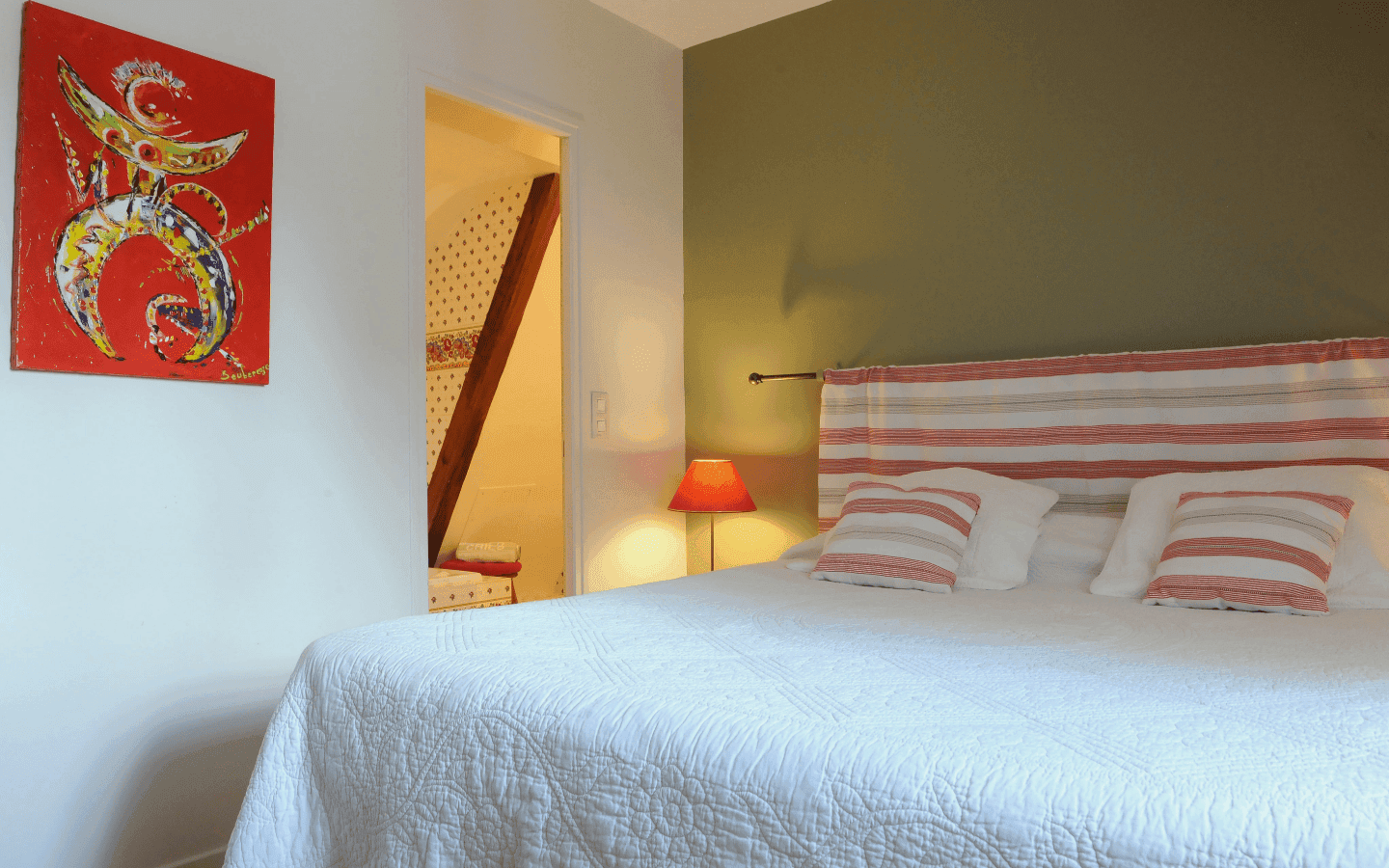 Chambre rouge-hôtel Chilo