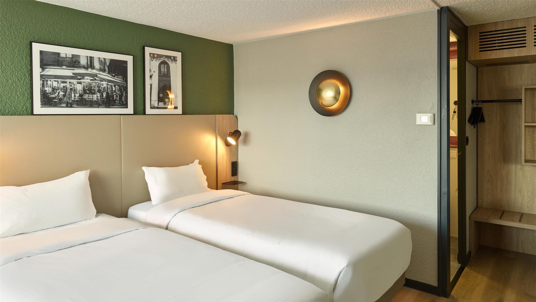 Hôtel Campanile NATURE - Poitiers Sud Aéroport / Chambre twin