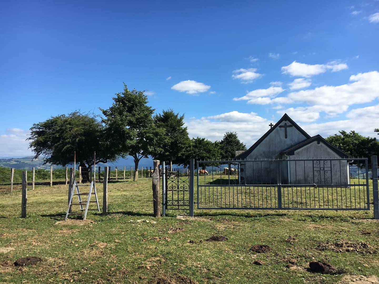 Chapelle Saint Gregoire_portail_Ordiarp Lambarre