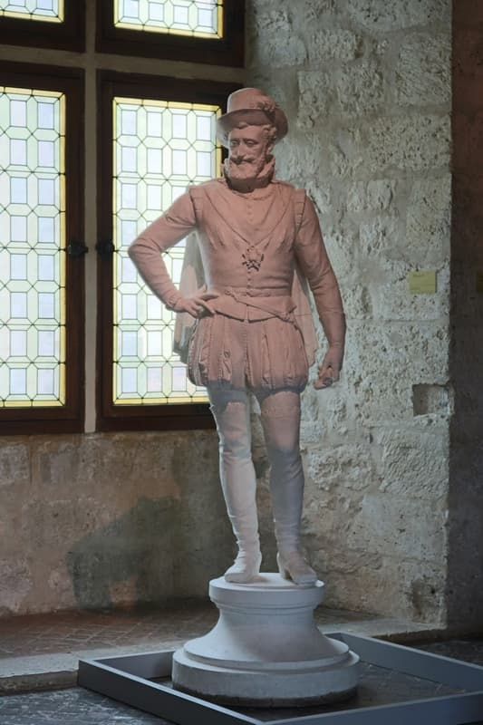 Château Henri IV_Statue
