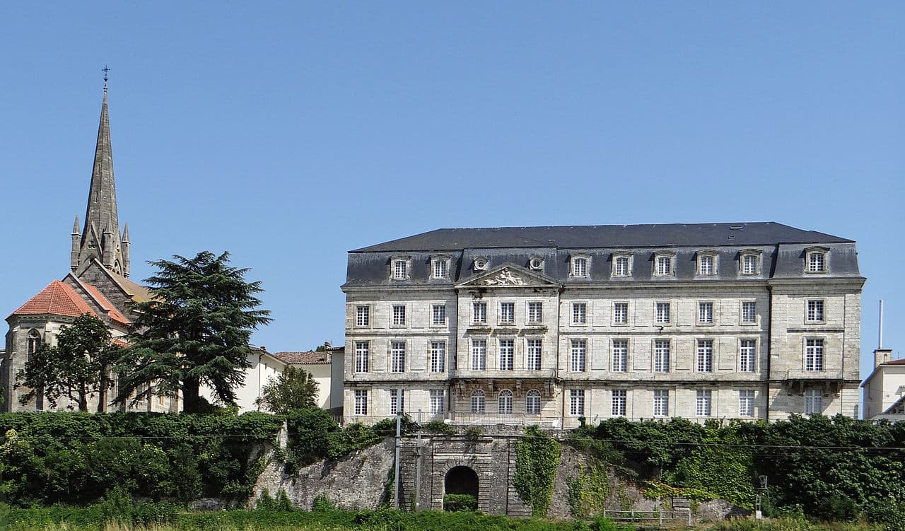 Château_d'Aiguillon_-4
