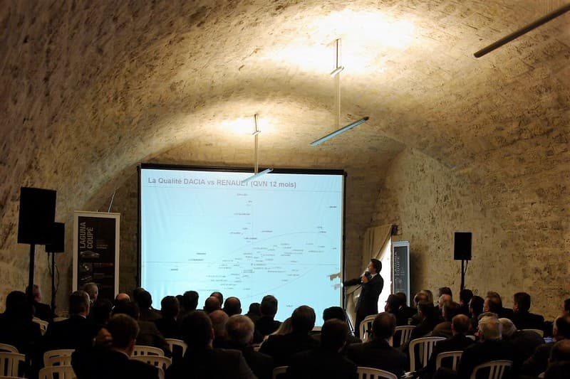 Chateau-de-Poudenas-Ecuries-seminaire