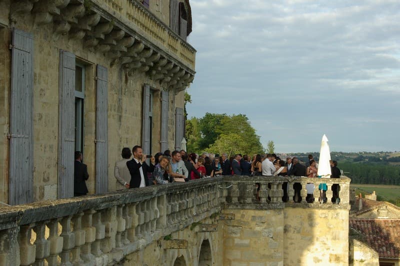 Chateau-de-Poudenas-terrasse-cocktail