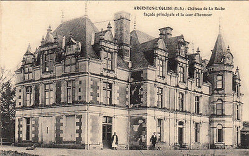 Chateau la roche patrimoine culturel Argenton eglise Loretz argenton Thouarsais