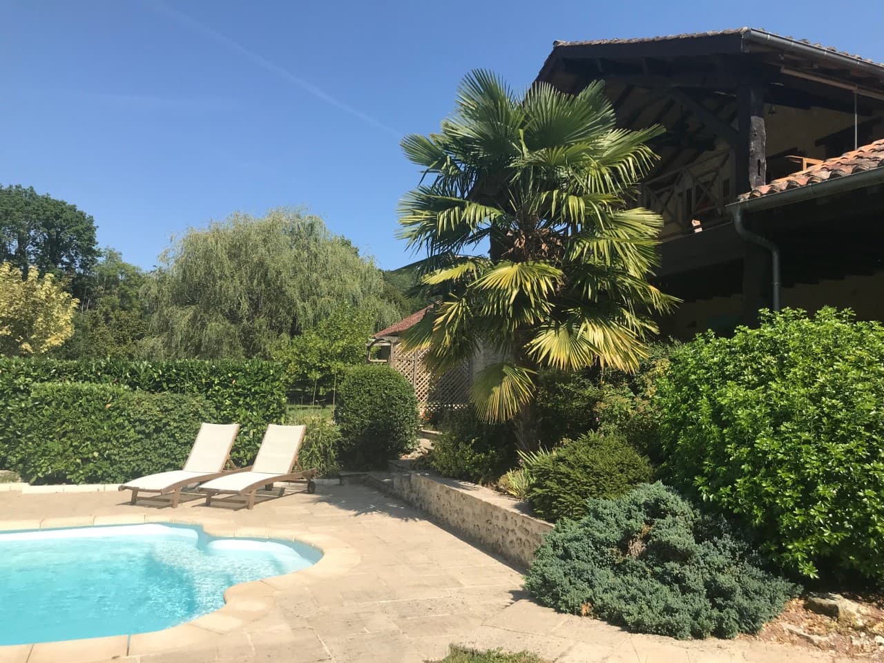 Clos-de-Charroux-piscine3