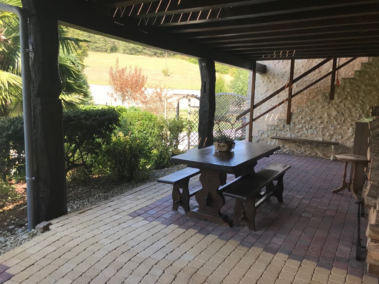 Clos-de-Charroux-terrasse-couverte