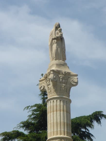 Colonne à la Vierge
