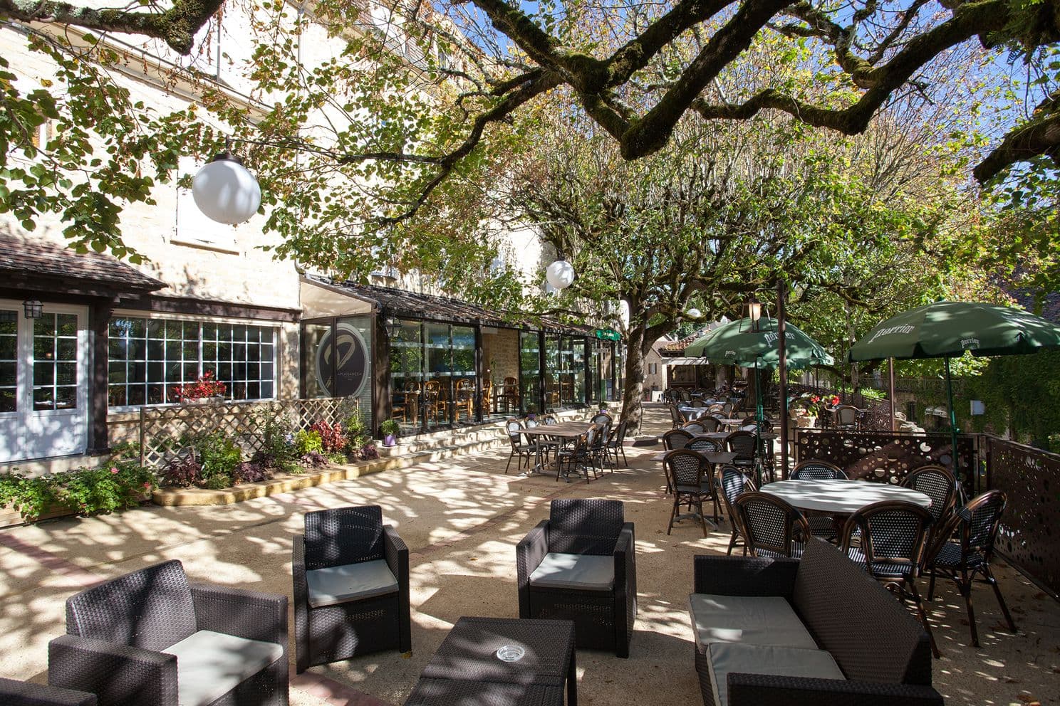 Hotel restaurant plaisance