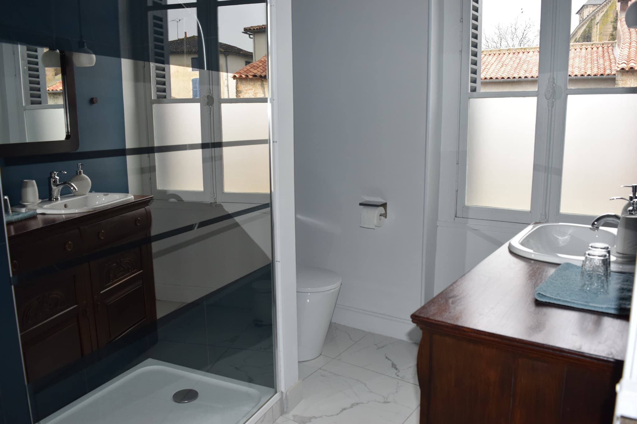 cote-halles-salle-d-eau-chambre-ecrin
