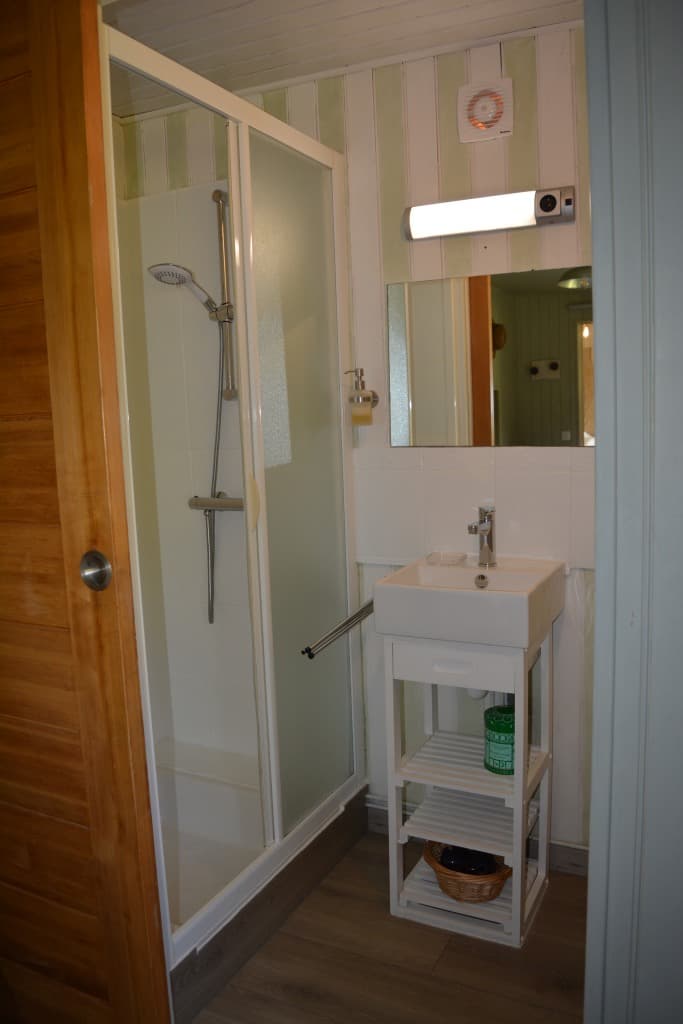 Salle d'eau et wc privatif chambre à 2 lits
